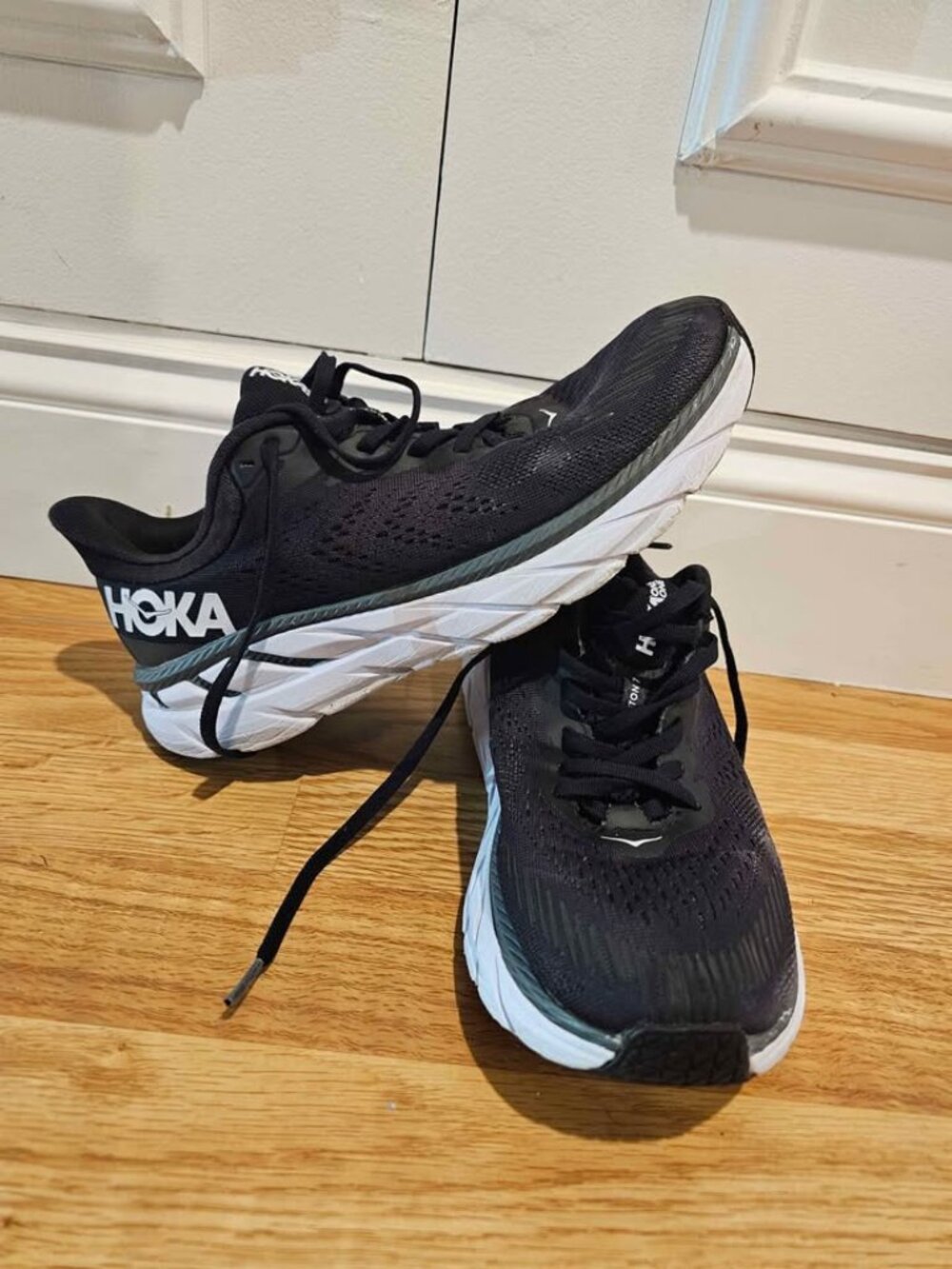 HOKA One One Clifton 7 Running Shoes - Size 9 womens